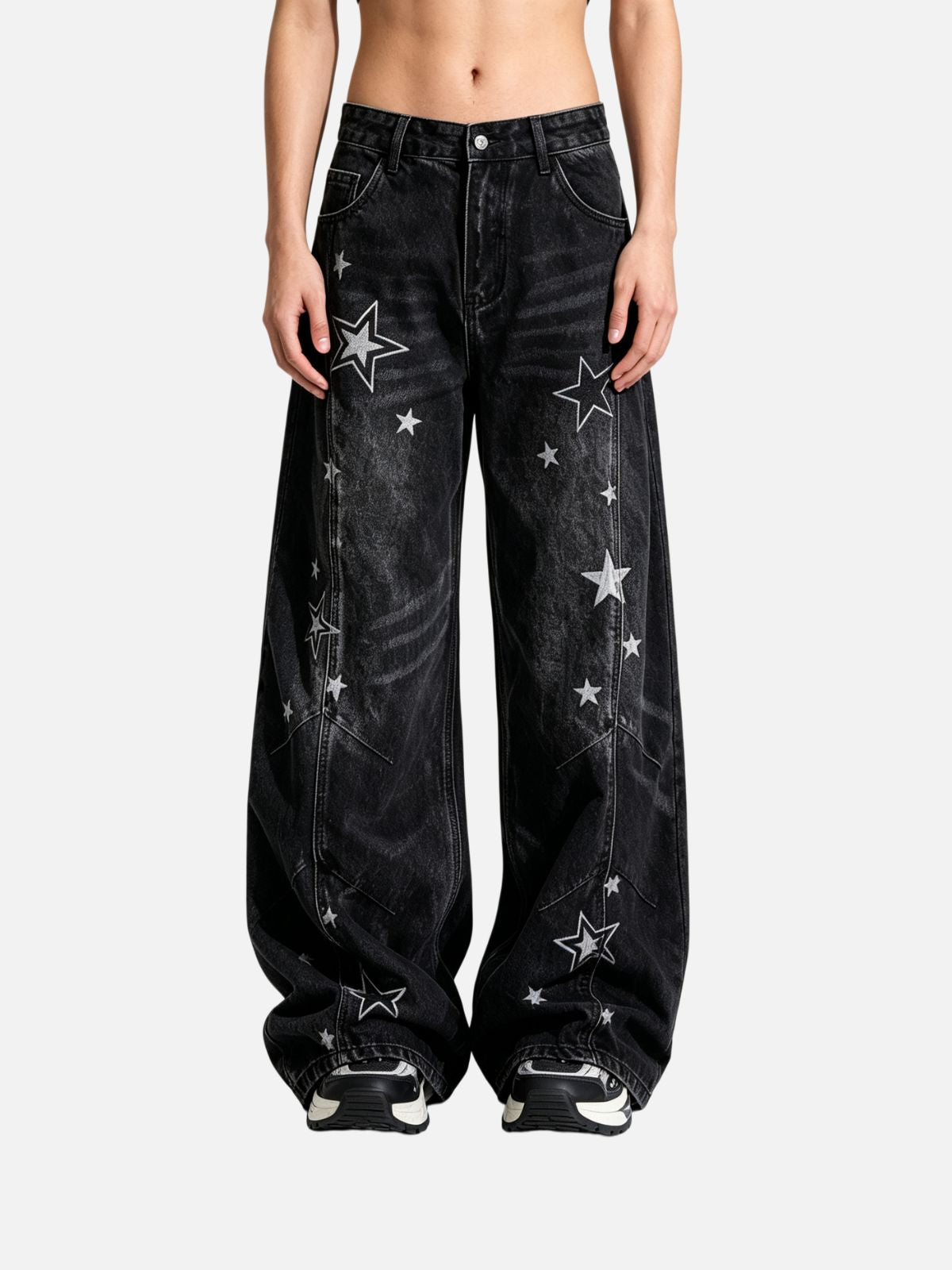 Haaura Washed Whiskering Star Barrel Jeans