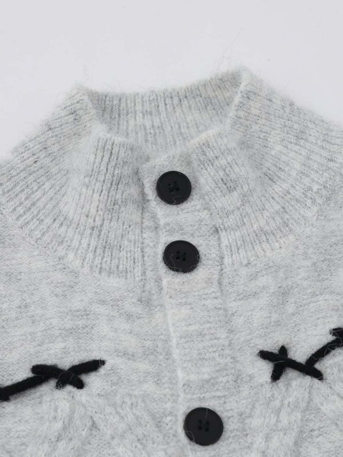Haaura Contrast-Stitch Diamond Knit Cardigan