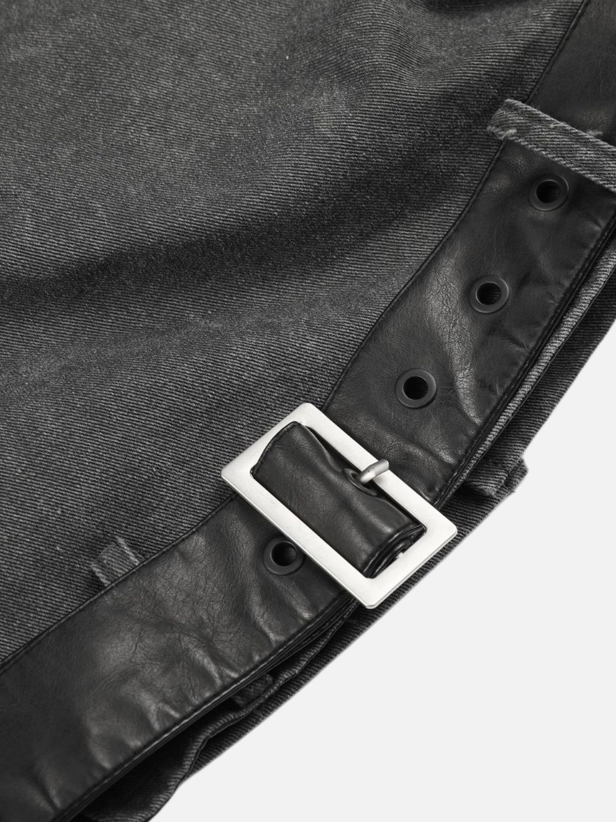 Haaura Contrast Collar Belted Jacket