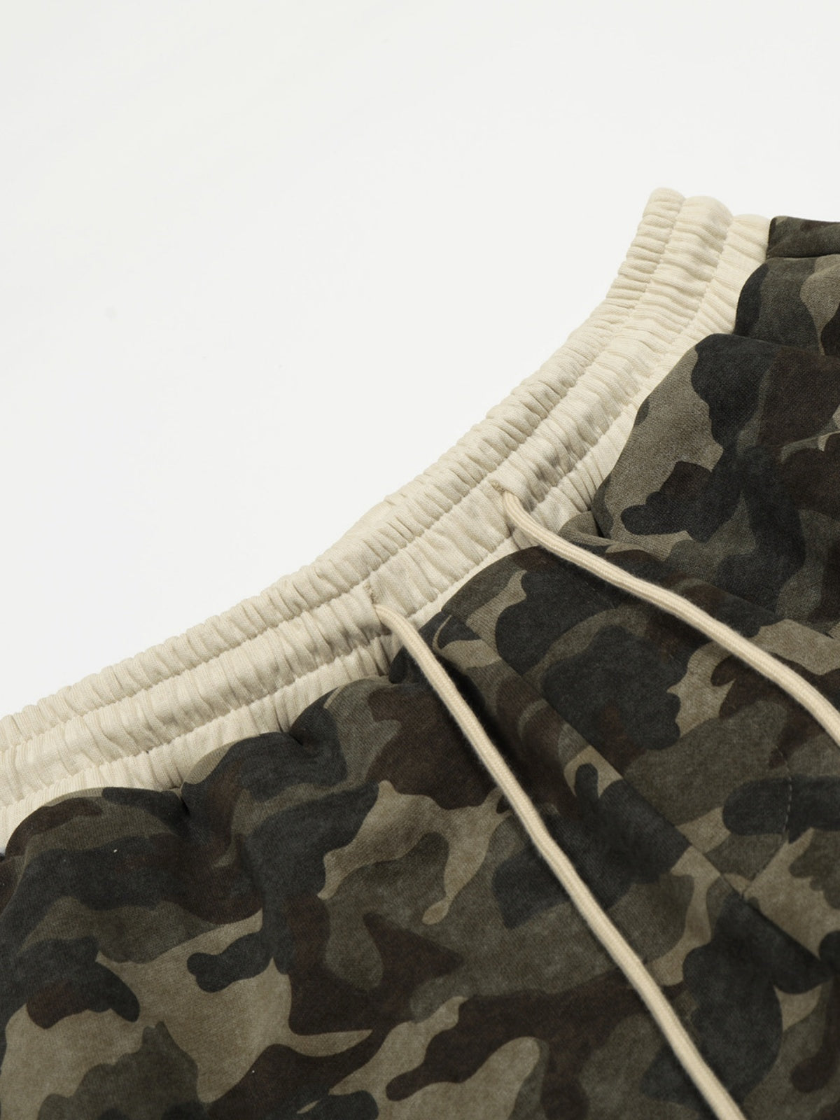 Haaura Text-Print Camouflage Cargo Pants