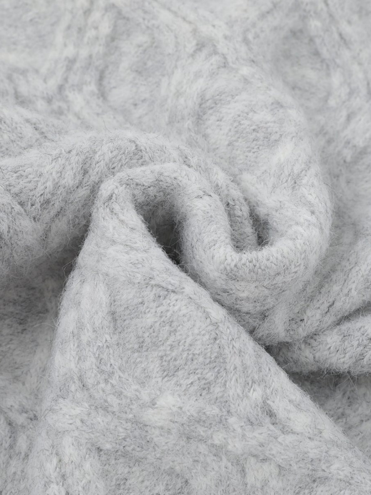 Haaura Contrast-Stitch Diamond Knit Cardigan