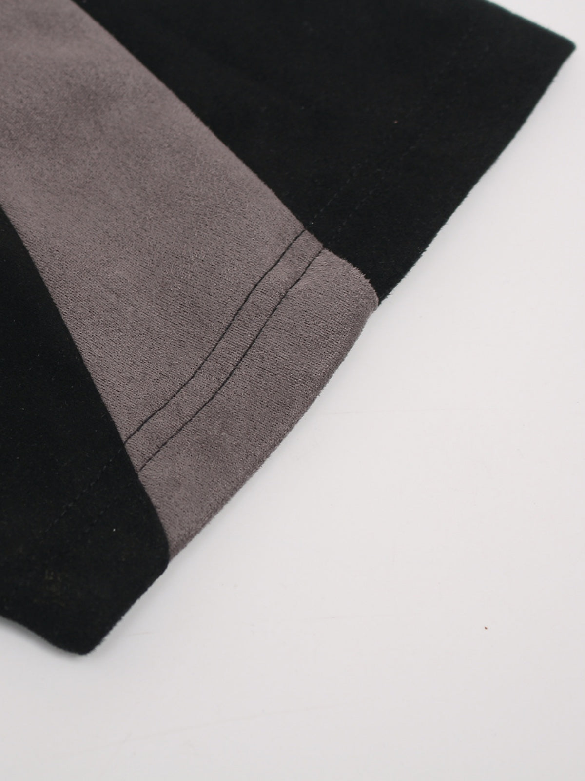 Haaura Contrast Stitch Tee