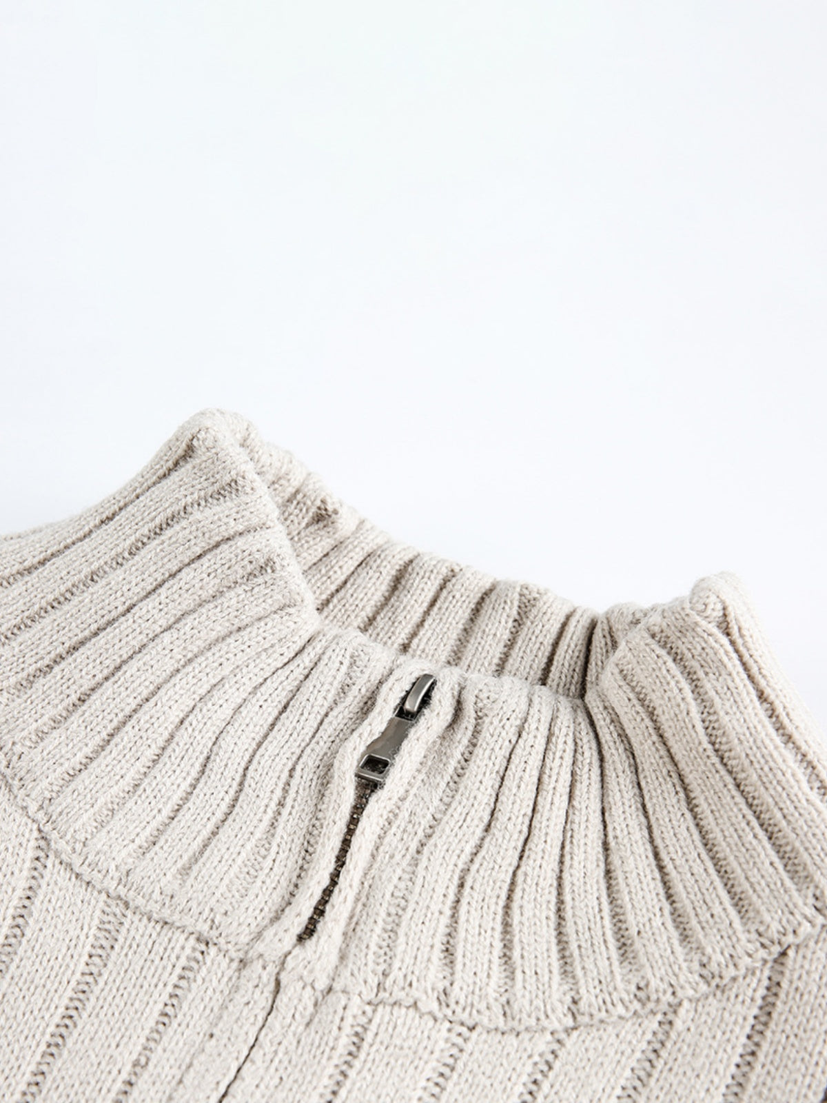 Haaura Graffiti Apple Print Zip-Up Knit Cardigan