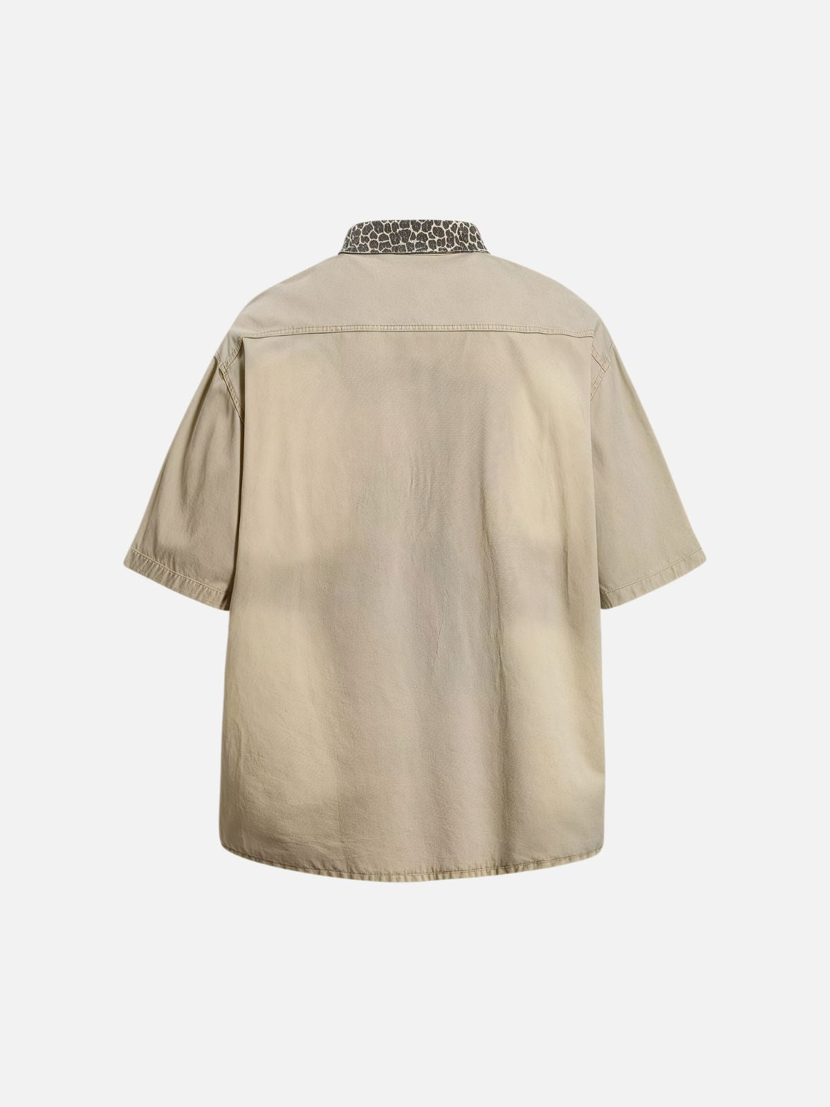 Haaura Boxy Leopard Contrast Collar Graphic Shirt