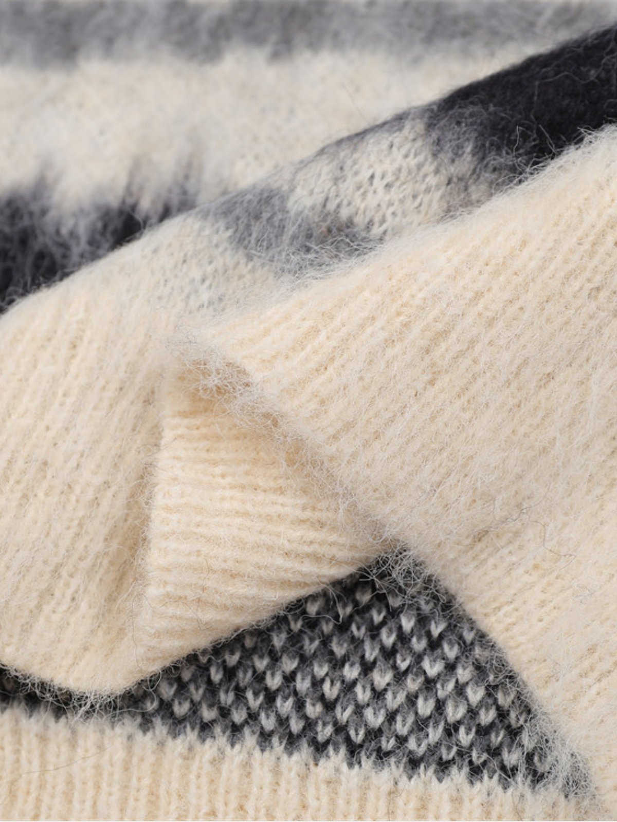 Haaura Gradient Stripe Brushed Oversized Crewneck Sweater