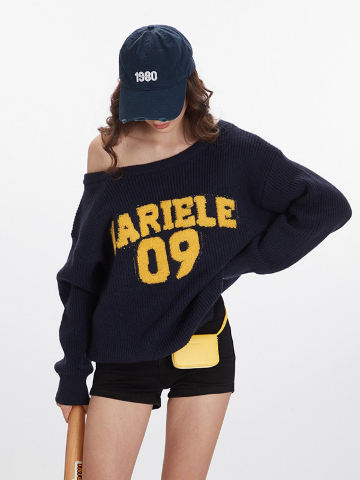 Haaura 09 V-Neck Sweater