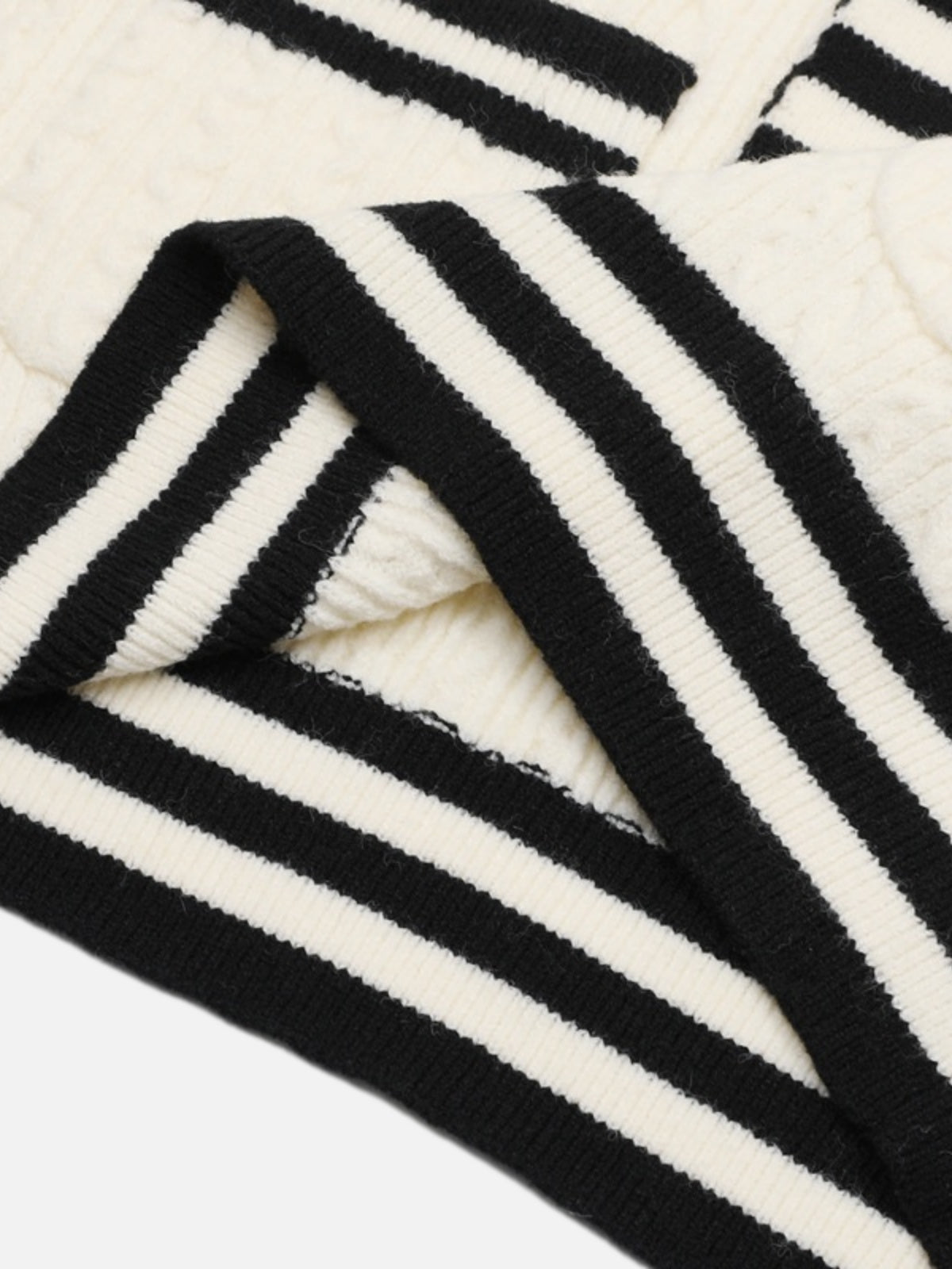 Haaura Music Note Tie Knit Vest