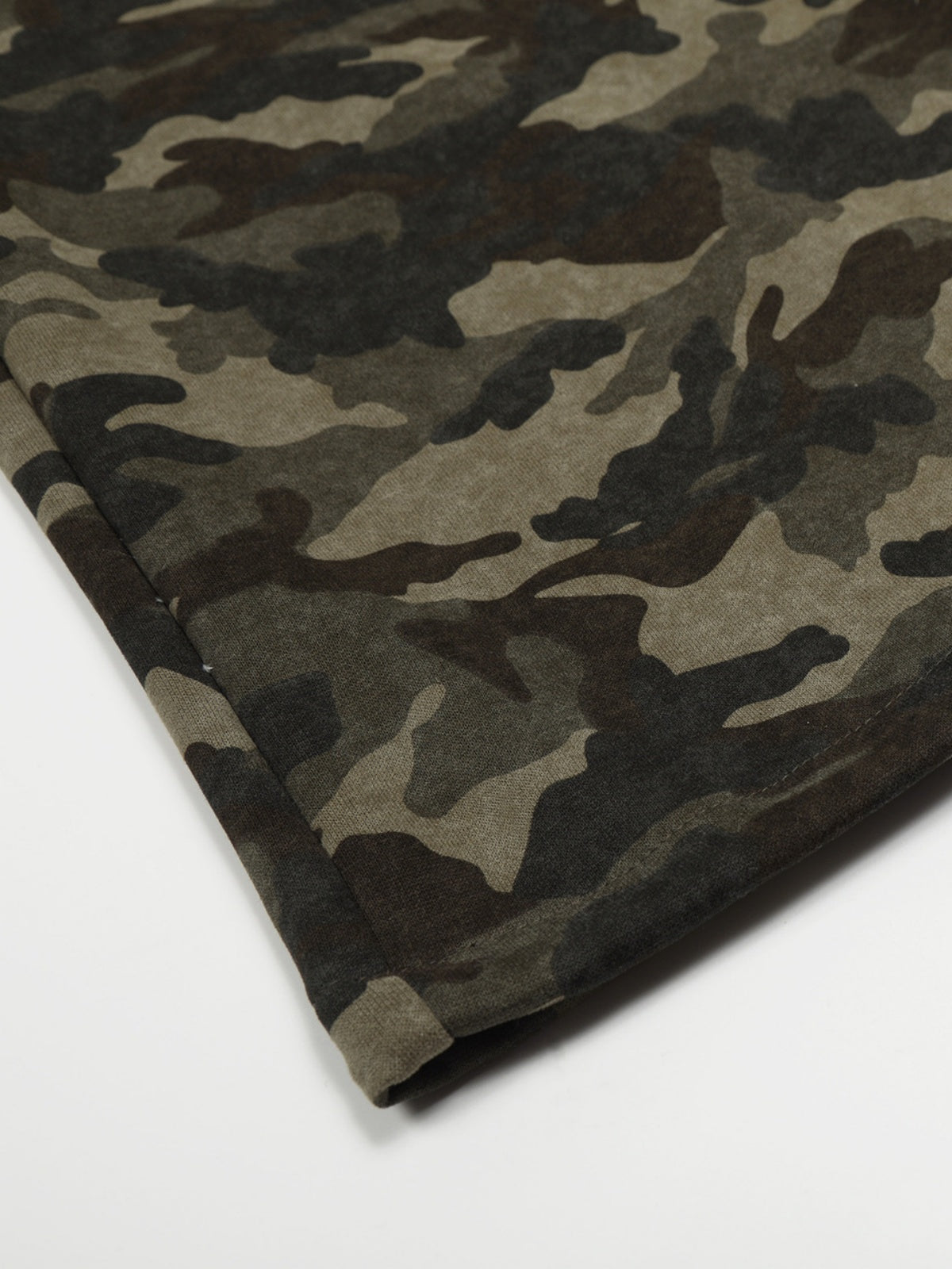 Haaura Text-Print Camouflage Cargo Pants