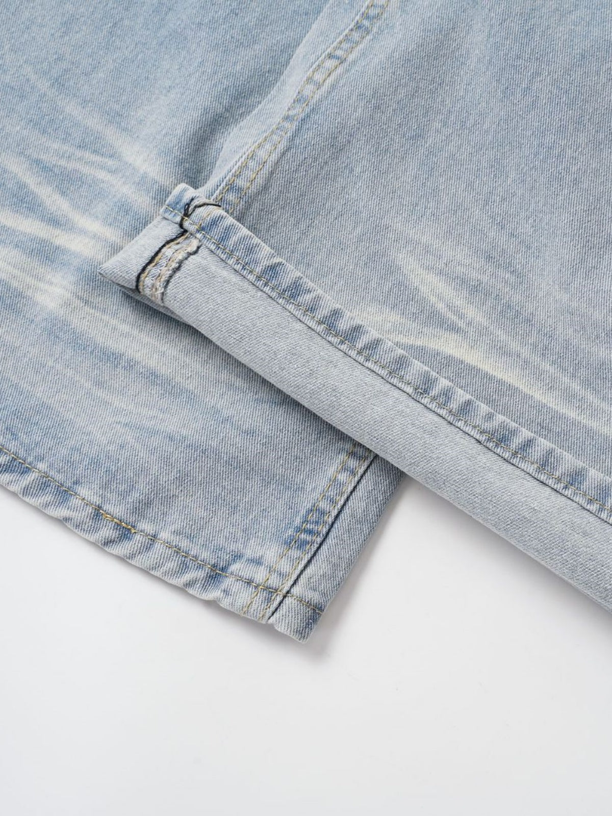Haaura Baggy Distressed Jeans